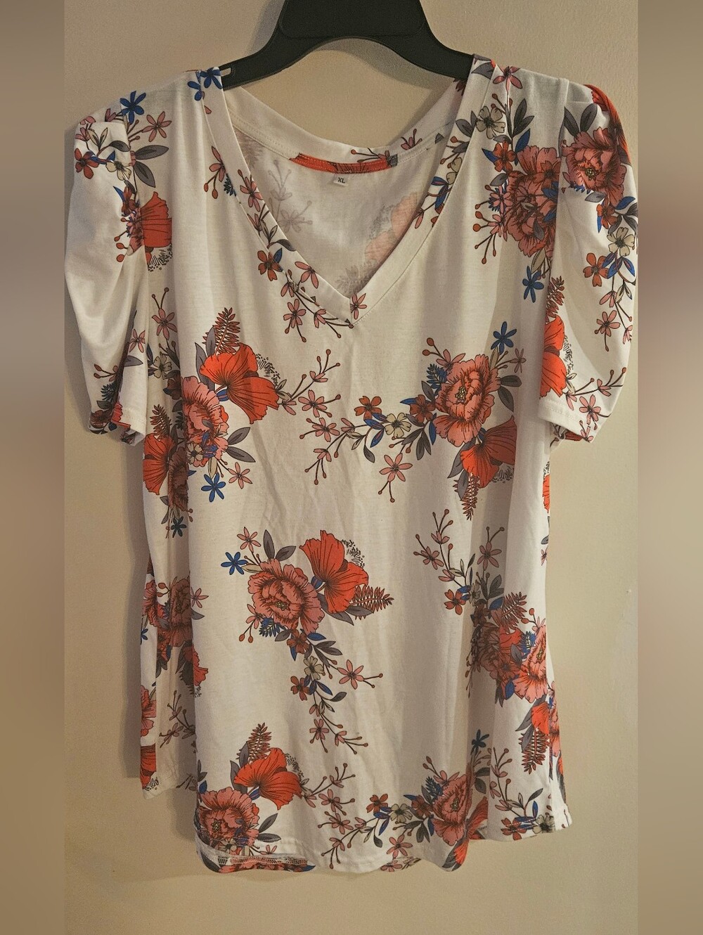 Floral V-Neck Short Sleeve Top in Red and Blue